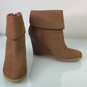 Louise et Cie Lo Montbenoit Cuffed Camel leather wedge ankle boots size 8M EUC